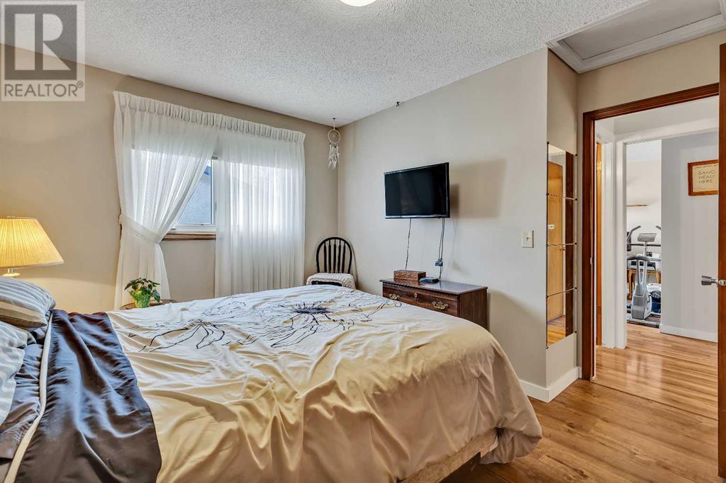 Single Family House Bungalow for Sale in  Templemont Way NE Temple Calgary 