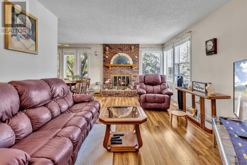 Single Family House Bungalow for Sale in  Templemont Way NE Temple Calgary 
