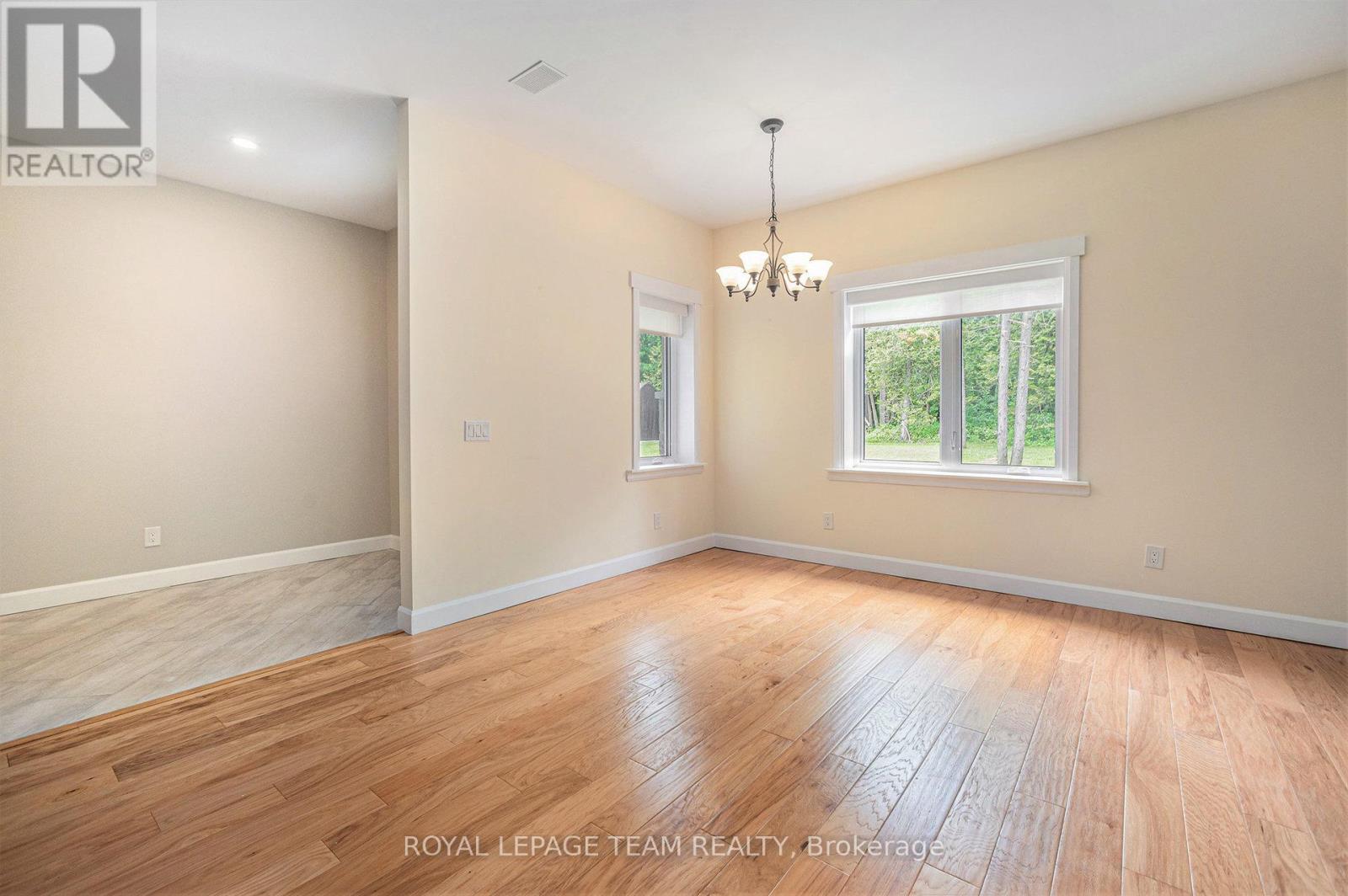 Photo 11 of 4517 Roger Stevens Drive, Ottawa ON