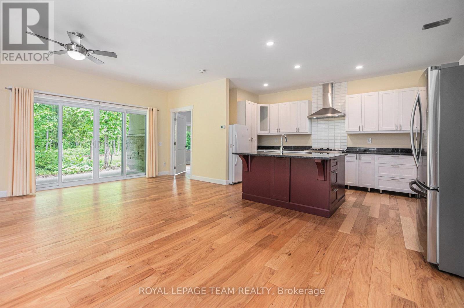 Photo 13 of 4517 Roger Stevens Drive, Ottawa ON