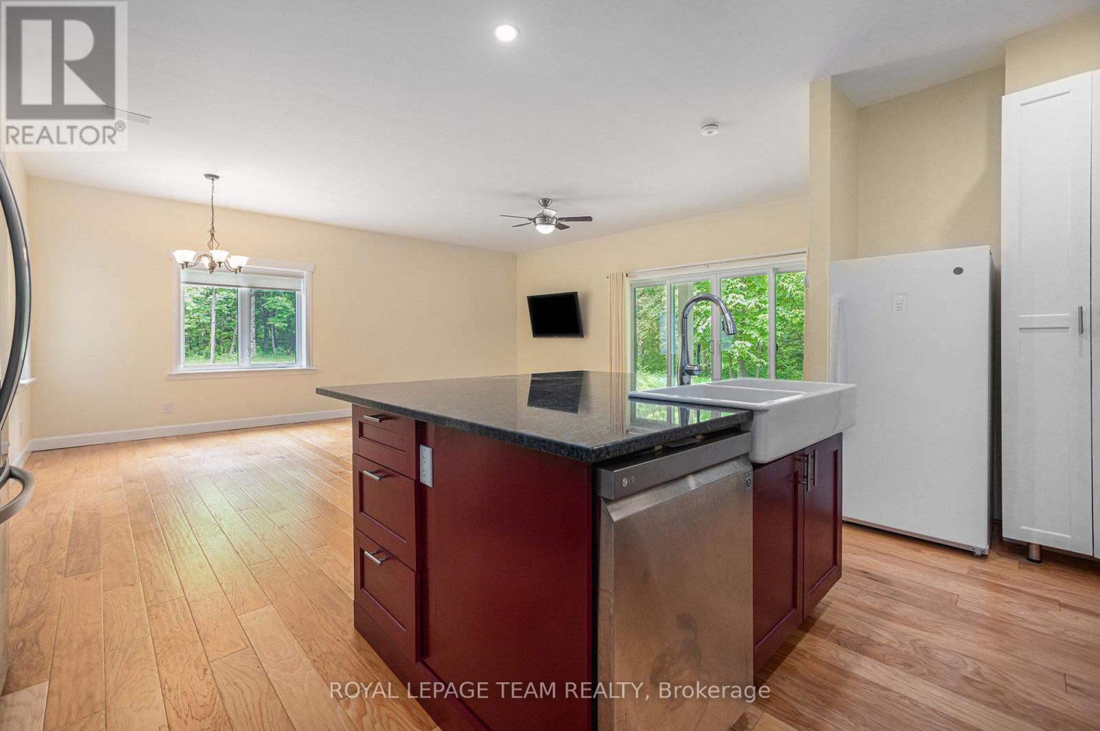 Photo 16 of 4517 Roger Stevens Drive, Ottawa ON