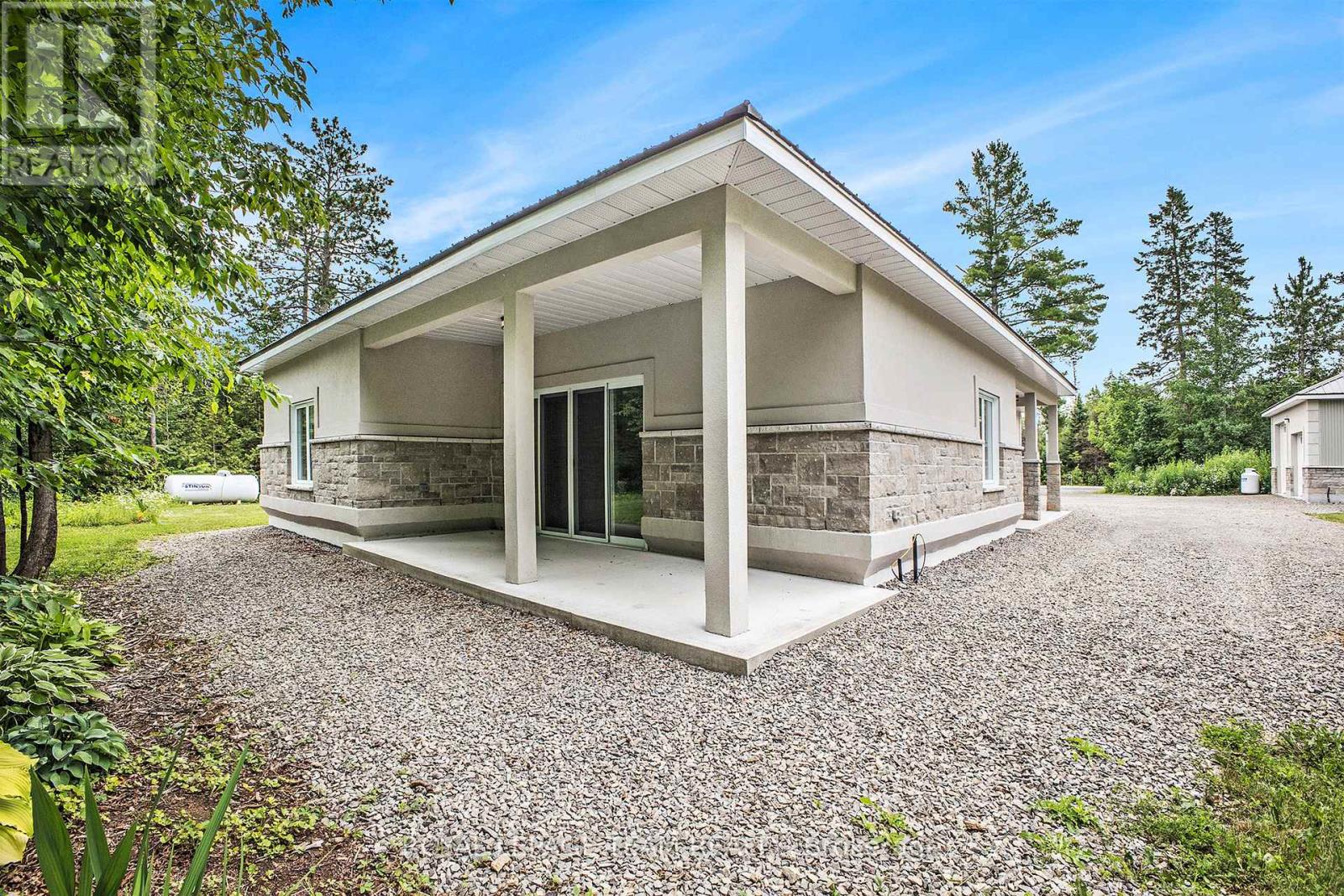Photo 34 of 4517 Roger Stevens Drive, Ottawa ON