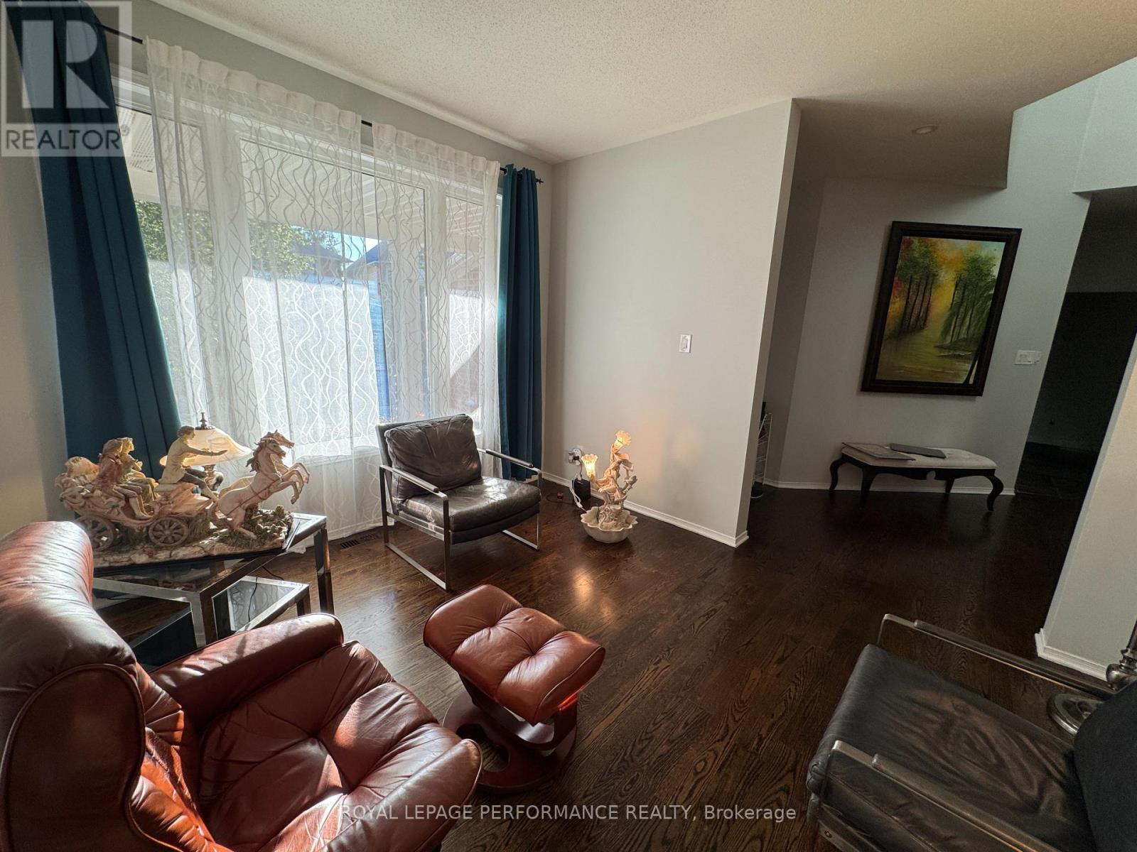 Photo 11 of 164 Copperwood Street, Ottawa ON