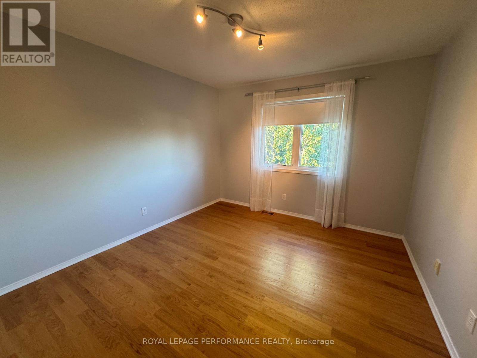 Photo 12 of 164 Copperwood Street, Ottawa ON
