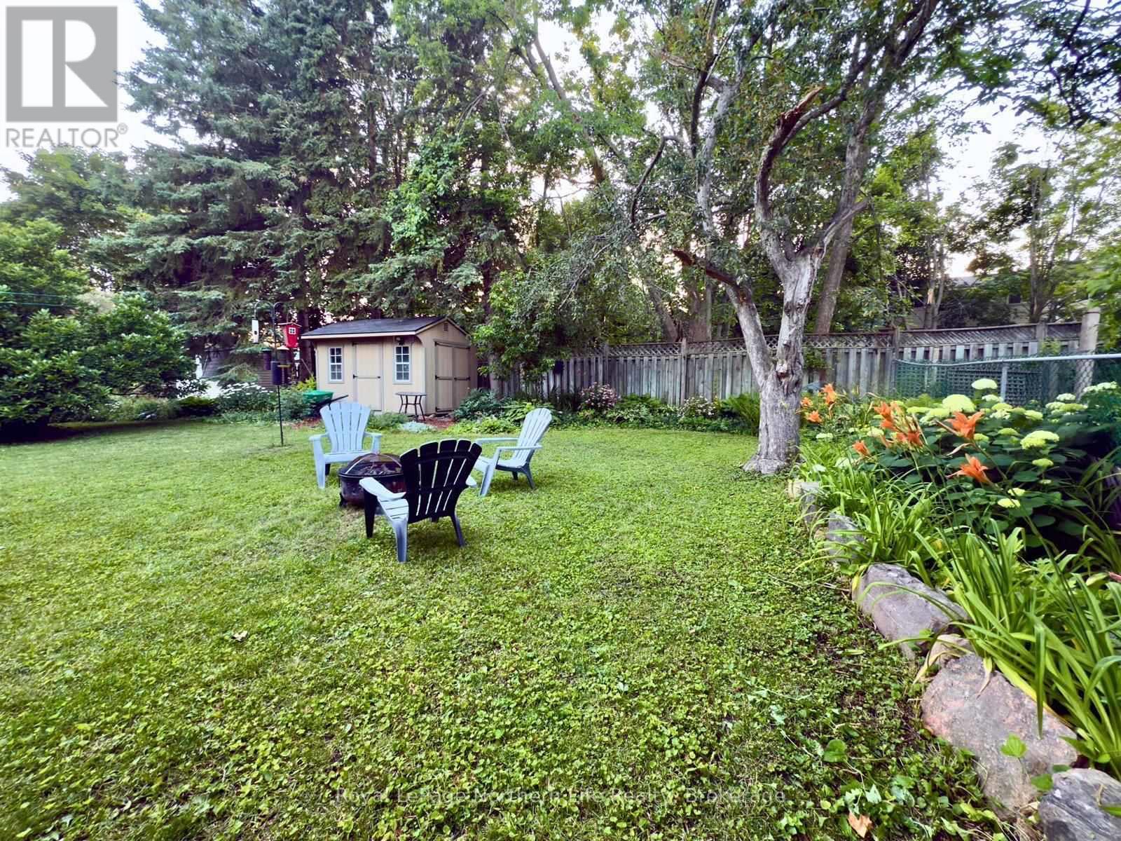 Photo 18 of 32 Indian Arrow Road, Barrie ON