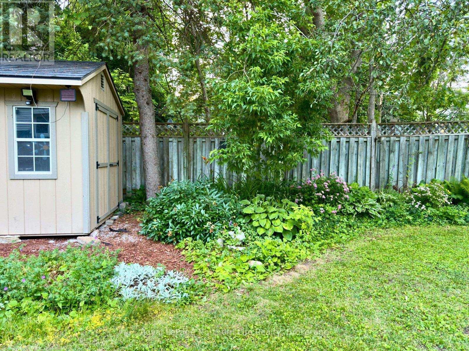 Photo 48 of 32 Indian Arrow Road, Barrie ON