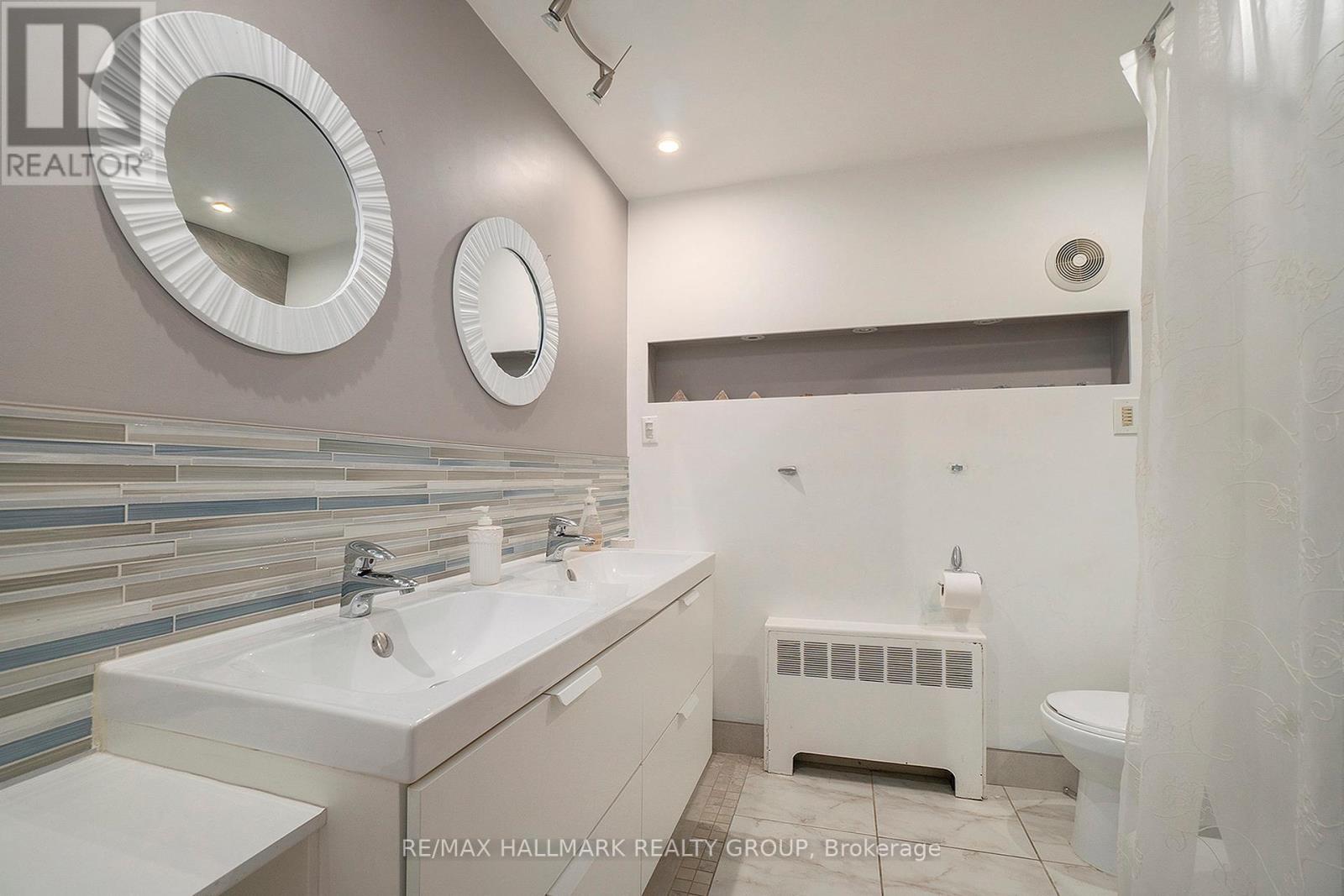 Photo 18 of 1053 Chelsea Drive, Ottawa ON
