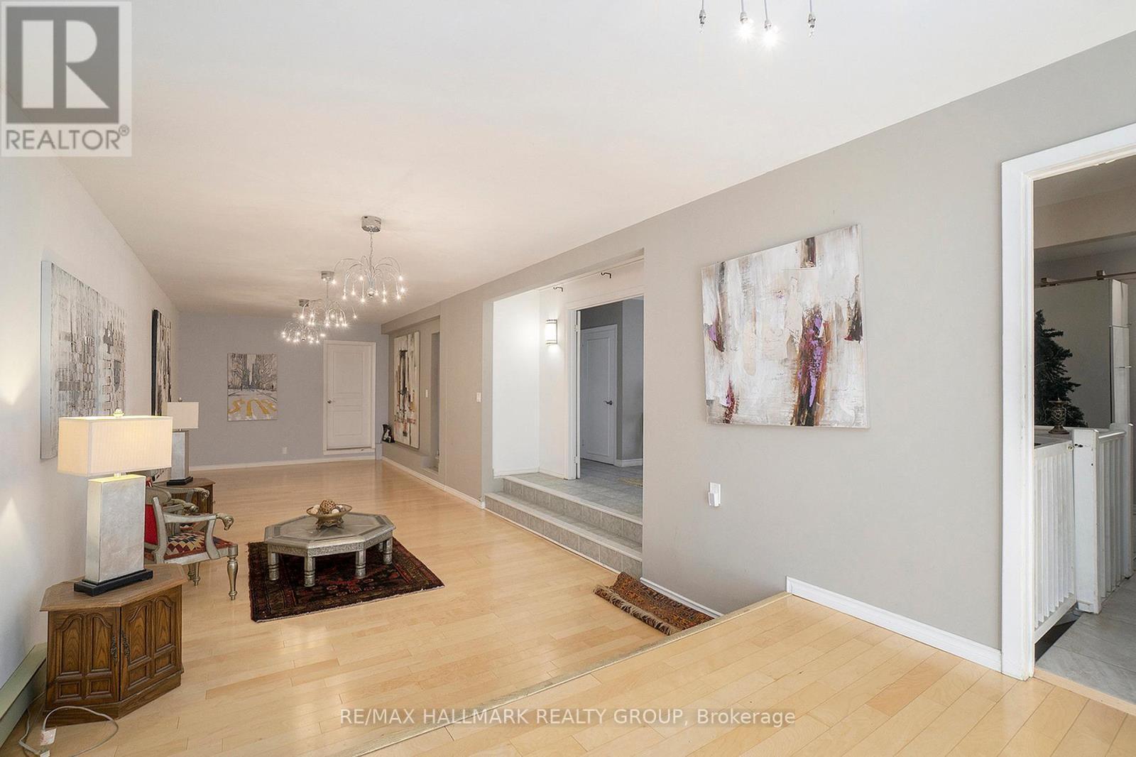 Photo 8 of 1053 Chelsea Drive, Ottawa ON