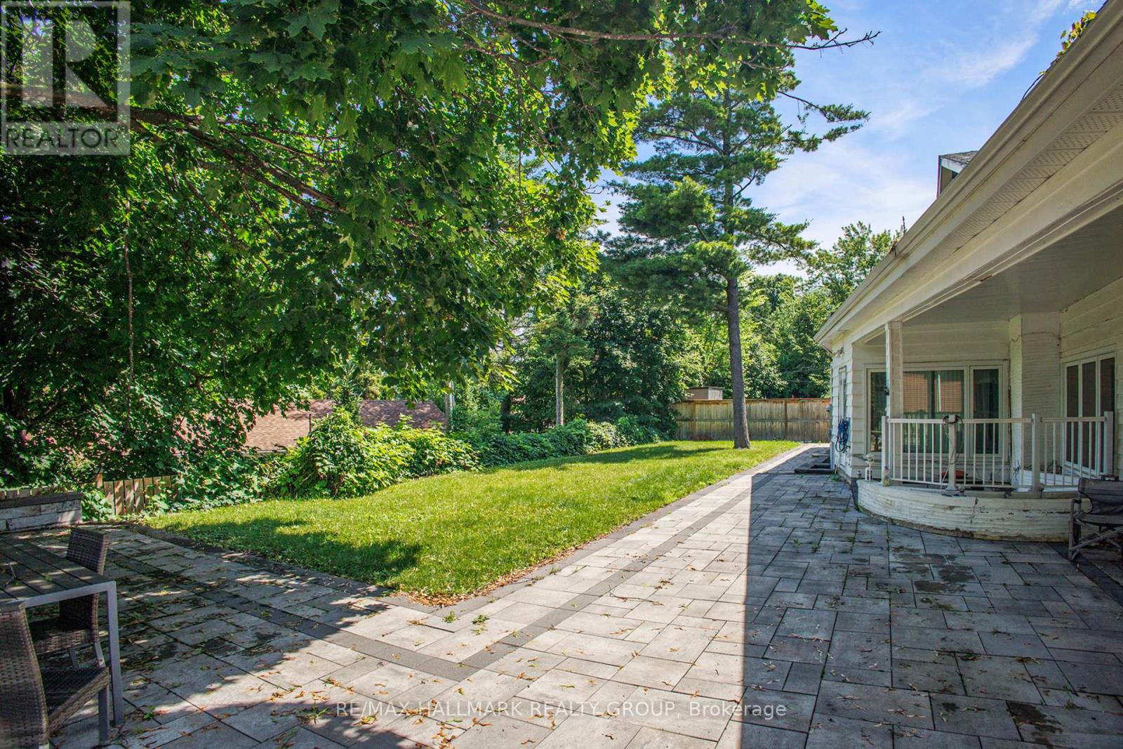 Photo 24 of 1053 Chelsea Drive, Ottawa ON