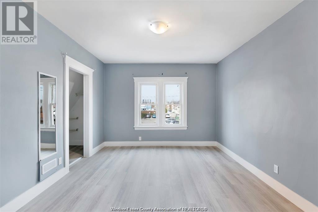 Photo 13 of 635 Tuscarora, Windsor ON