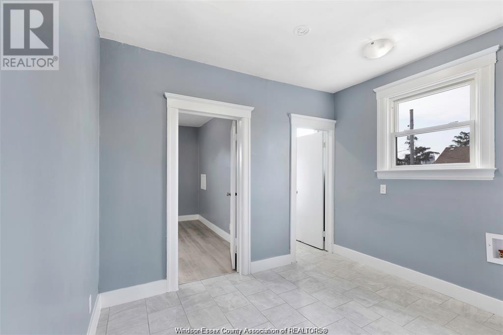 Photo 7 of 635 Tuscarora, Windsor ON