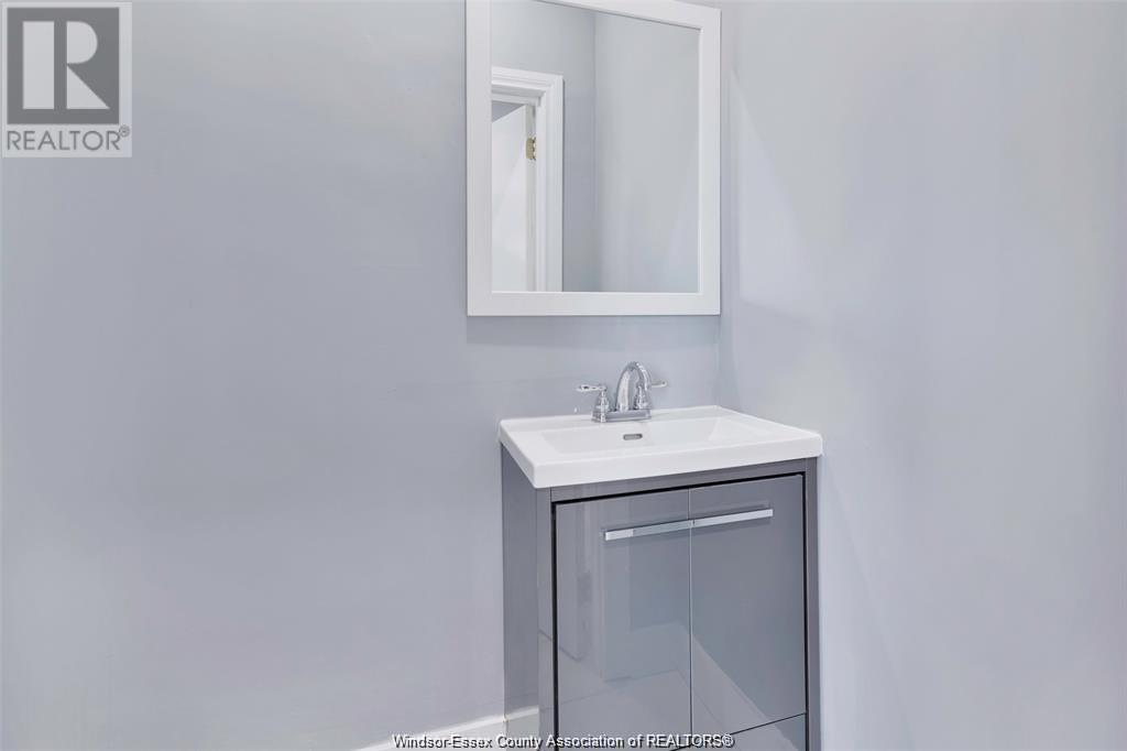Photo 4 of 635 Tuscarora, Windsor ON