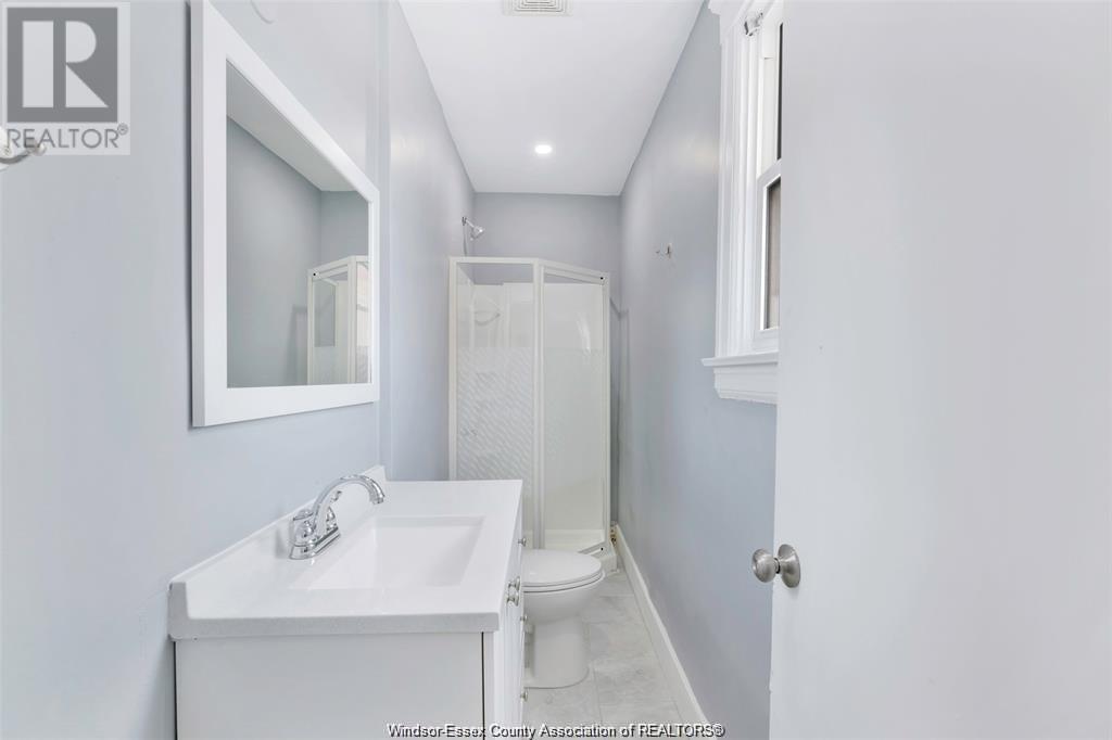 Photo 12 of 635 Tuscarora, Windsor ON