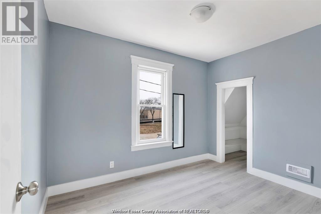 Photo 3 of 635 Tuscarora, Windsor ON