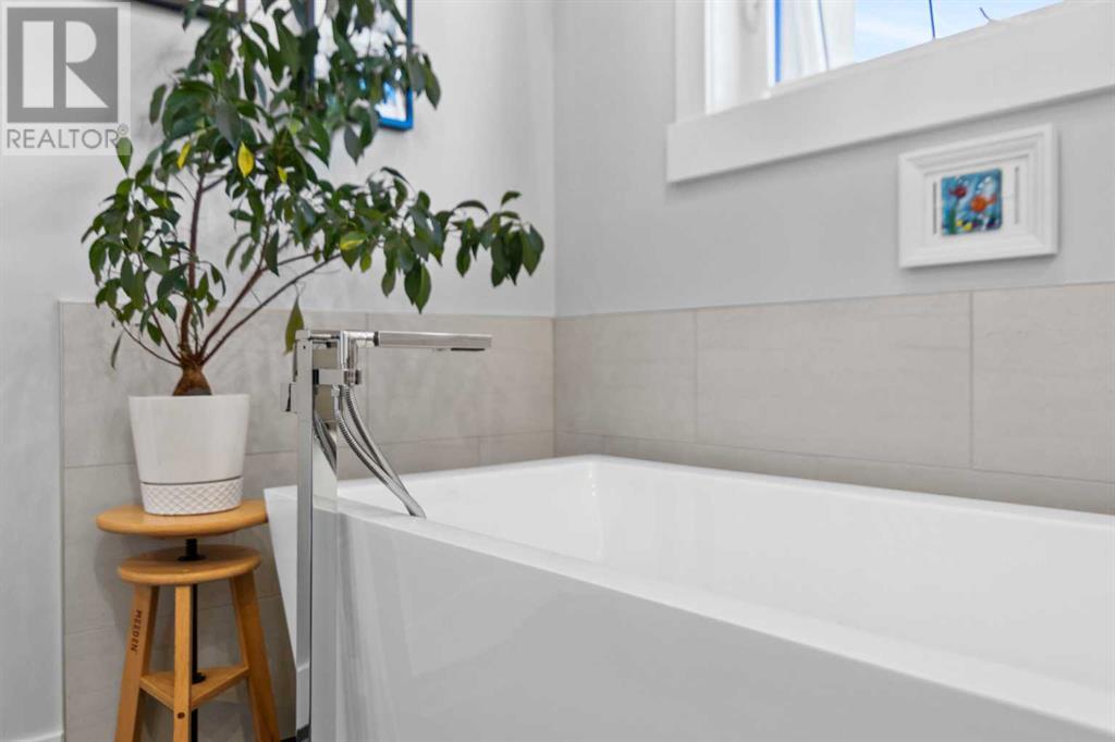 Single Family House for Sale in   Avenue SW Glamorgan Calgary 