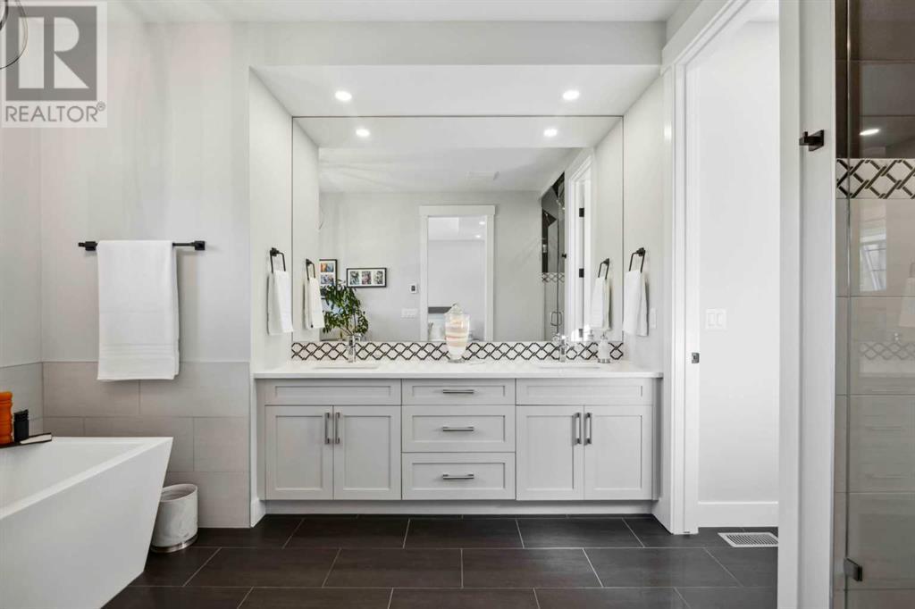 Single Family House for Sale in   Avenue SW Glamorgan Calgary 