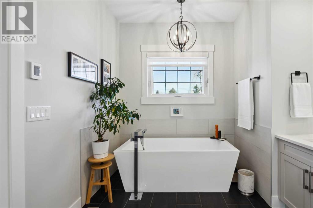 Single Family House for Sale in   Avenue SW Glamorgan Calgary 