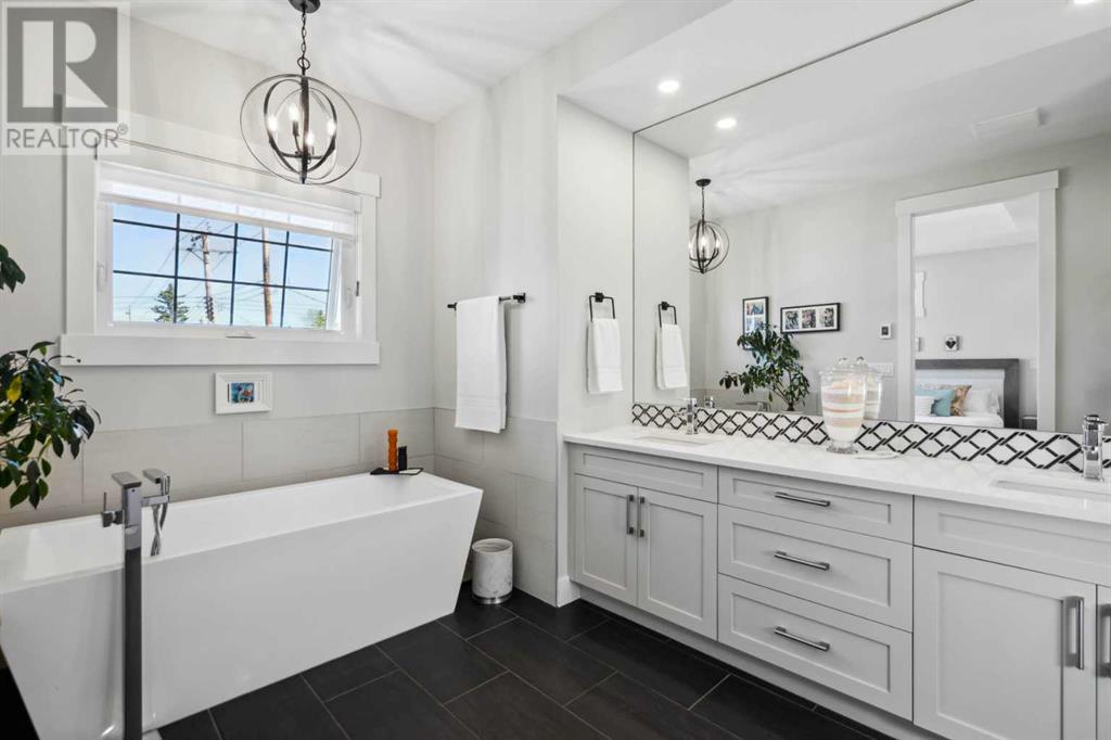 Single Family House for Sale in   Avenue SW Glamorgan Calgary 
