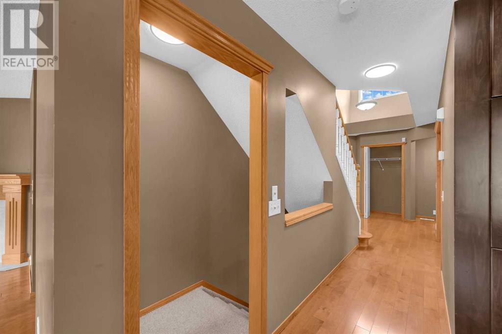 Single Family House for Sale in  Citadel Ridge Green NW Citadel Calgary 
