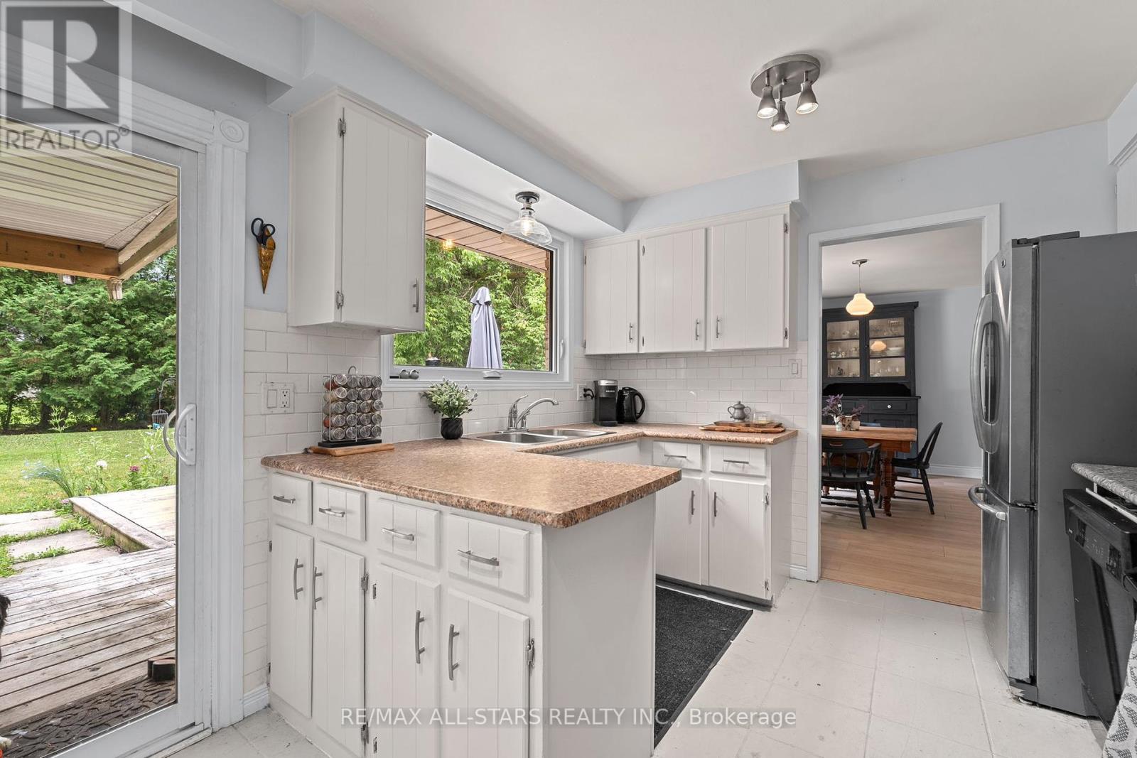 Photo 12 of 9921 Old Homestead Road, Georgina ON