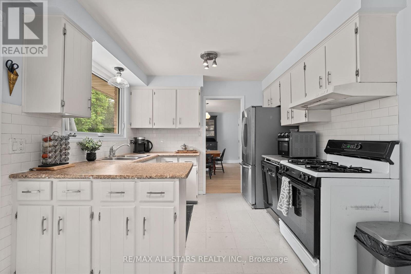 Photo 6 of 9921 Old Homestead Road, Georgina ON