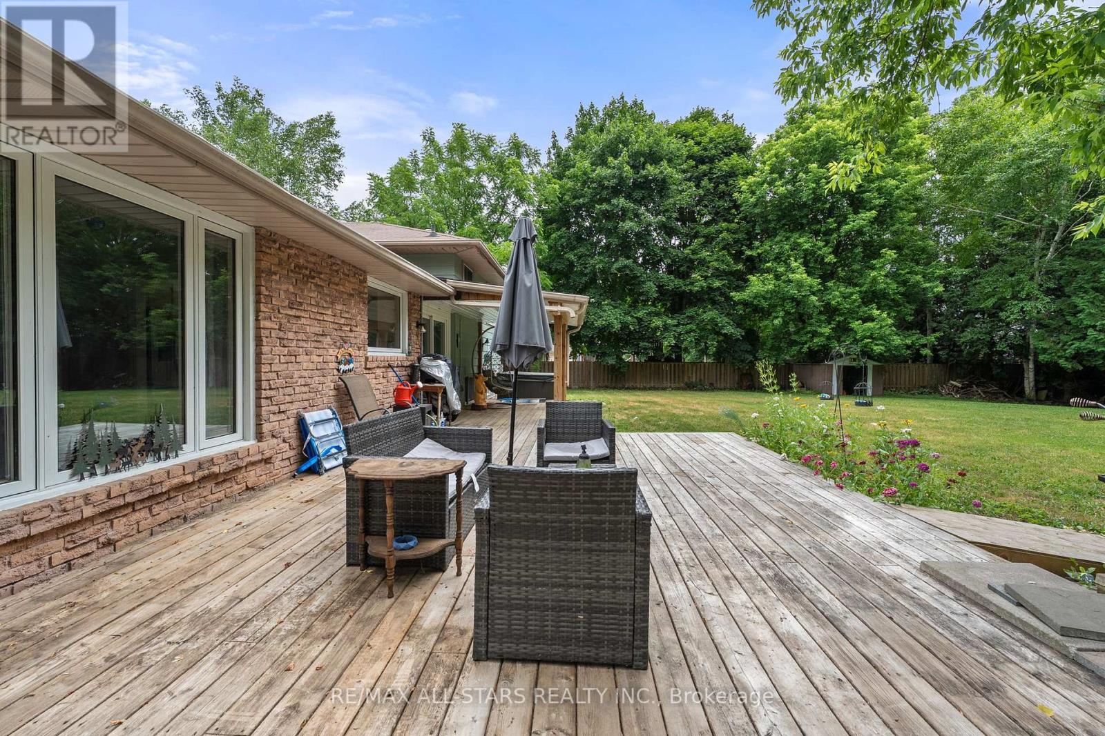 Photo 8 of 9921 Old Homestead Road, Georgina ON