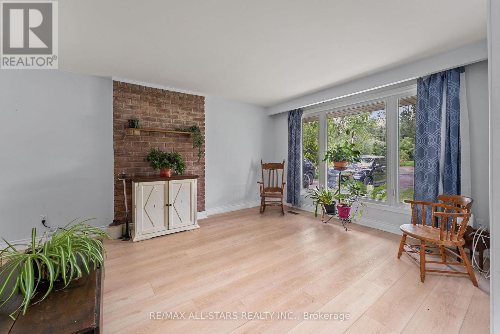 Photo 4 of 9921 Old Homestead Road, Georgina ON