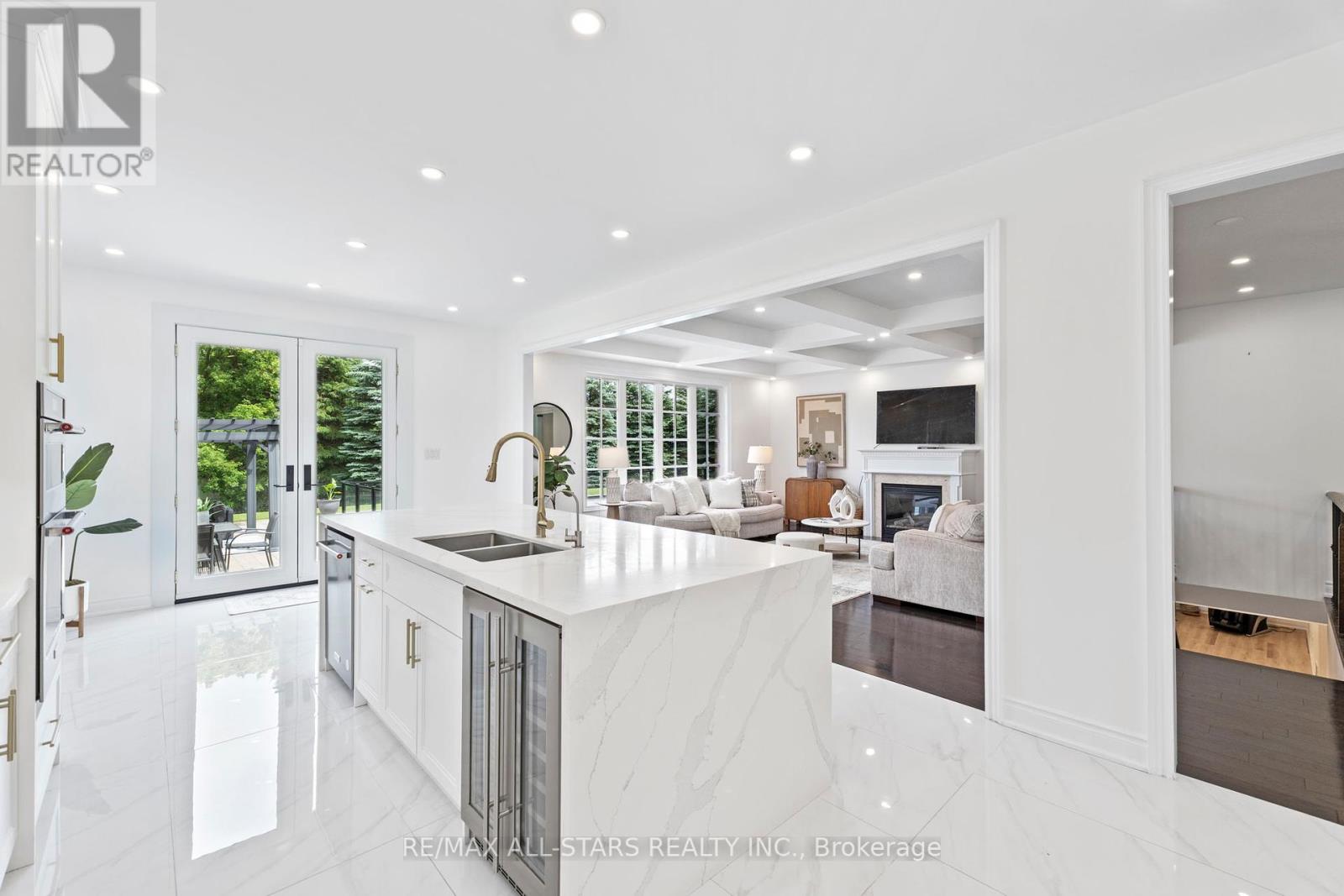 Photo 12 of 21 Country Club Crescent, Uxbridge ON