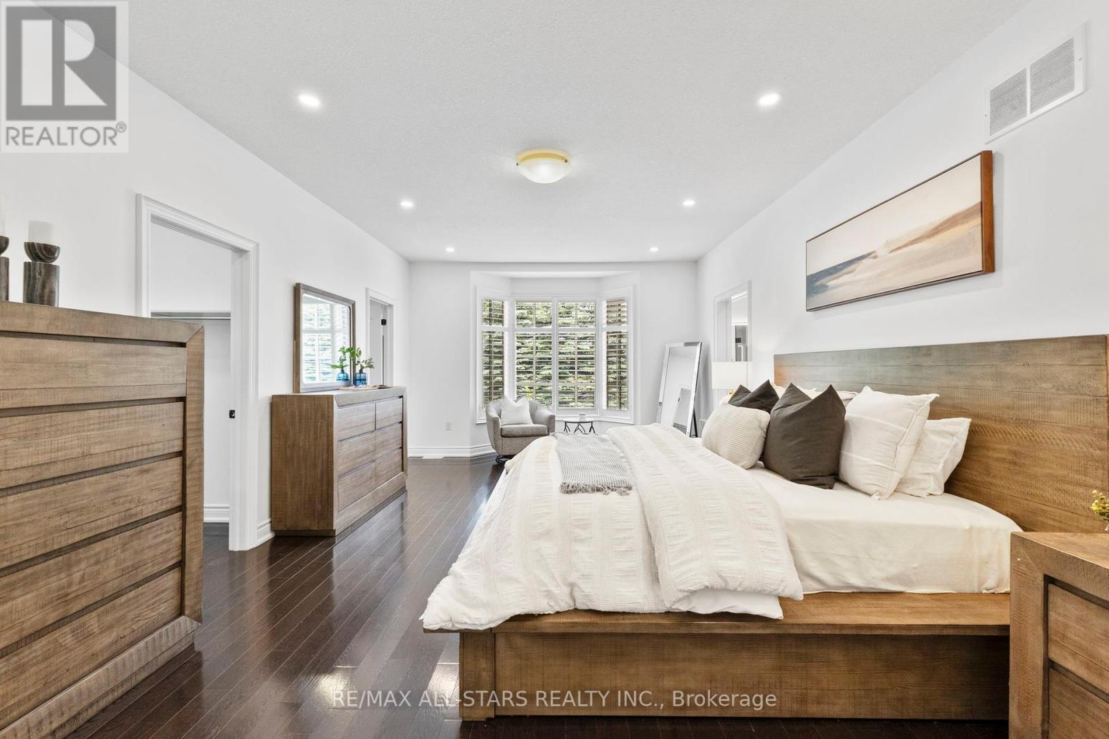 Photo 15 of 21 Country Club Crescent, Uxbridge ON