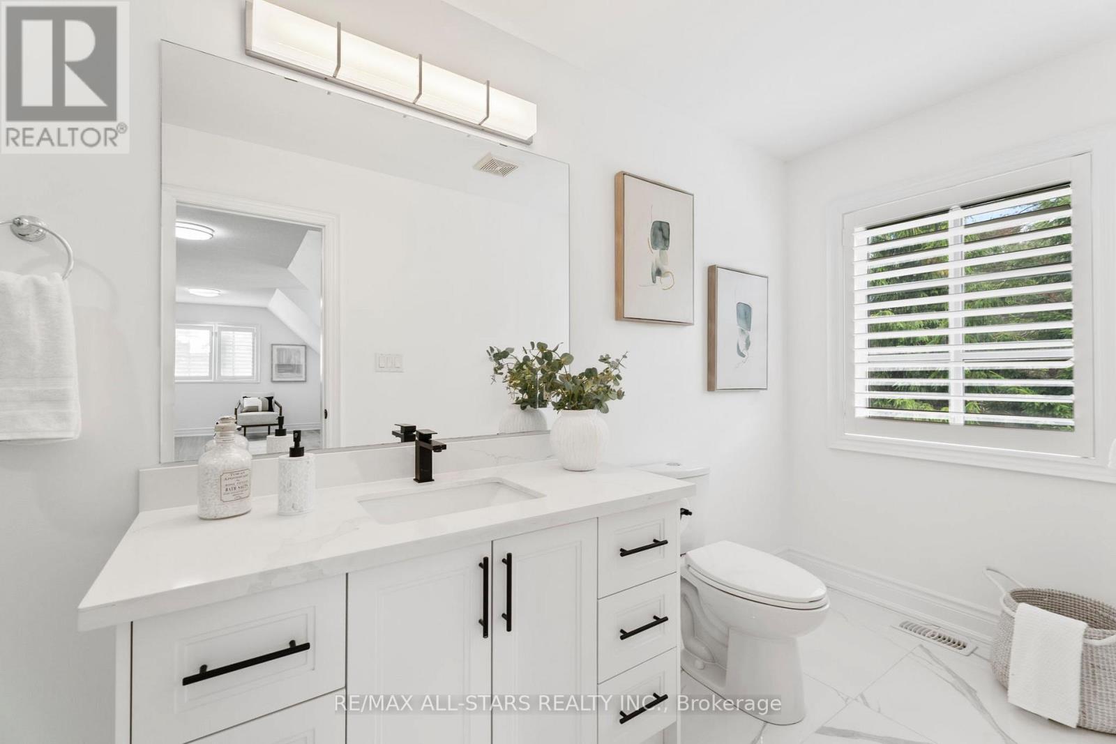 Photo 30 of 21 Country Club Crescent, Uxbridge ON