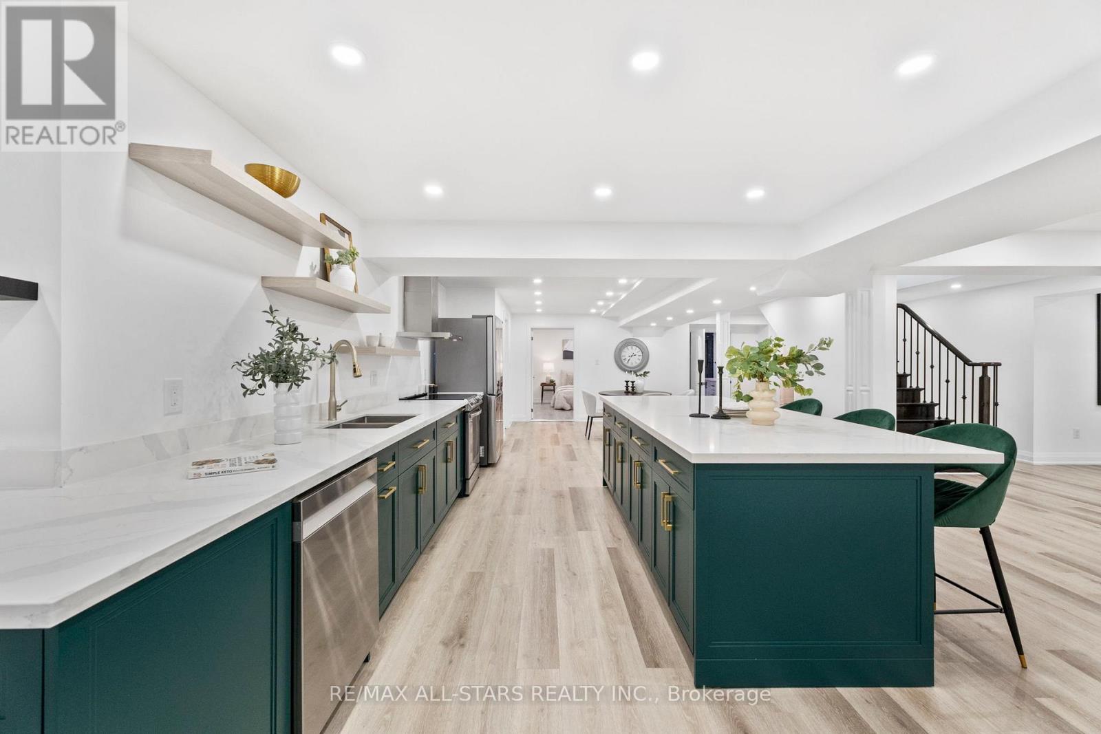 Photo 34 of 21 Country Club Crescent, Uxbridge ON