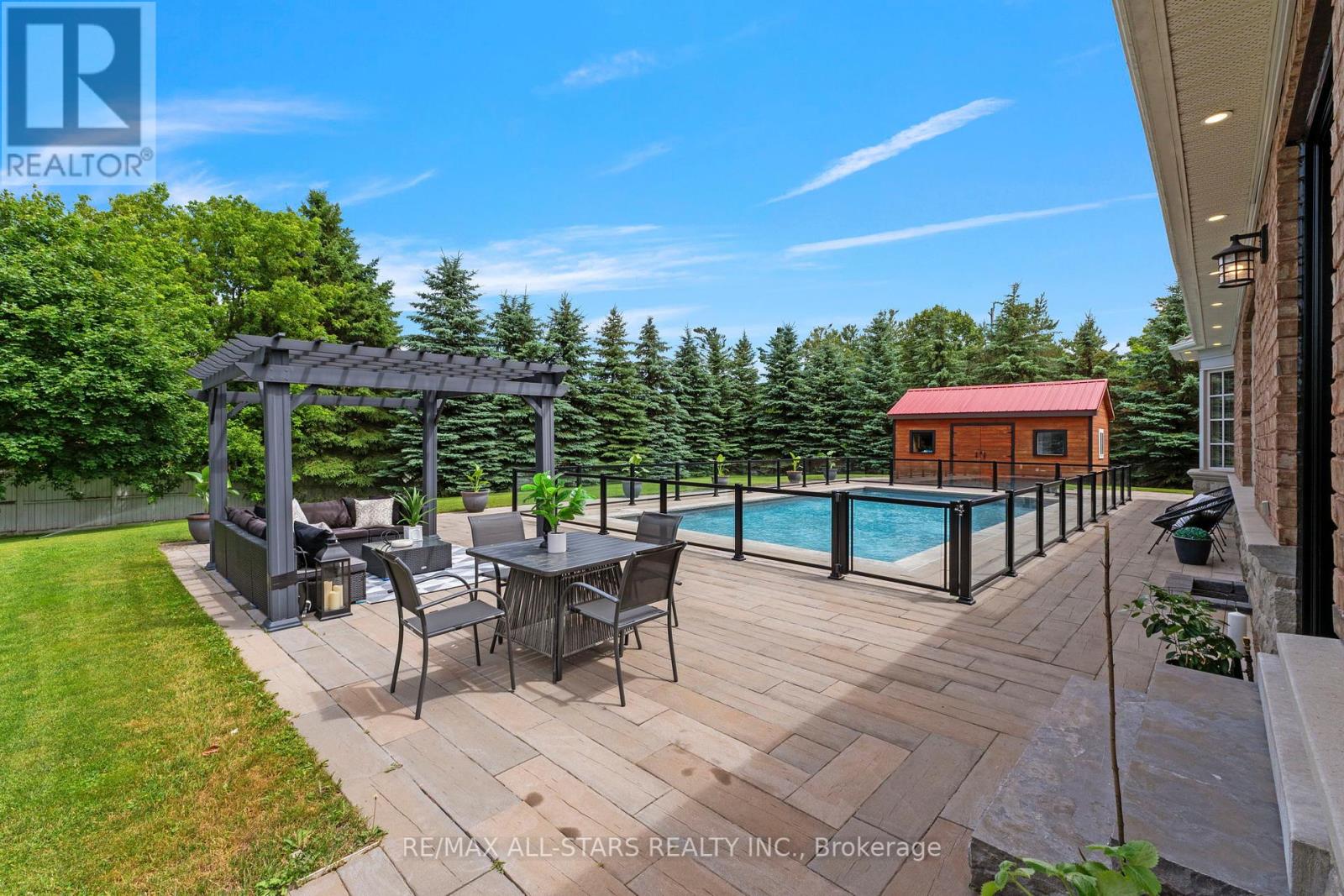Photo 44 of 21 Country Club Crescent, Uxbridge ON