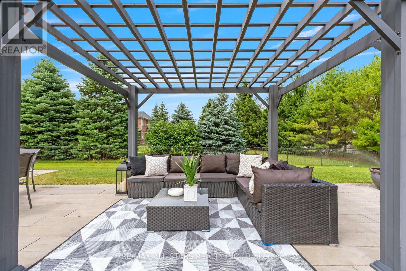 Photo 46 of 21 Country Club Crescent, Uxbridge ON