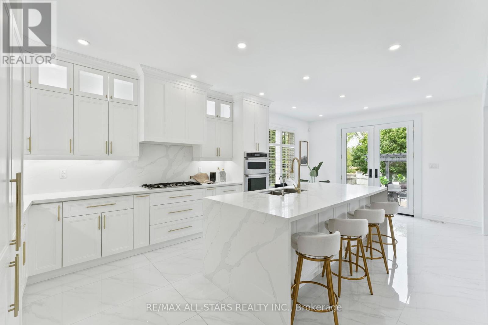 Photo 8 of 21 Country Club Crescent, Uxbridge ON