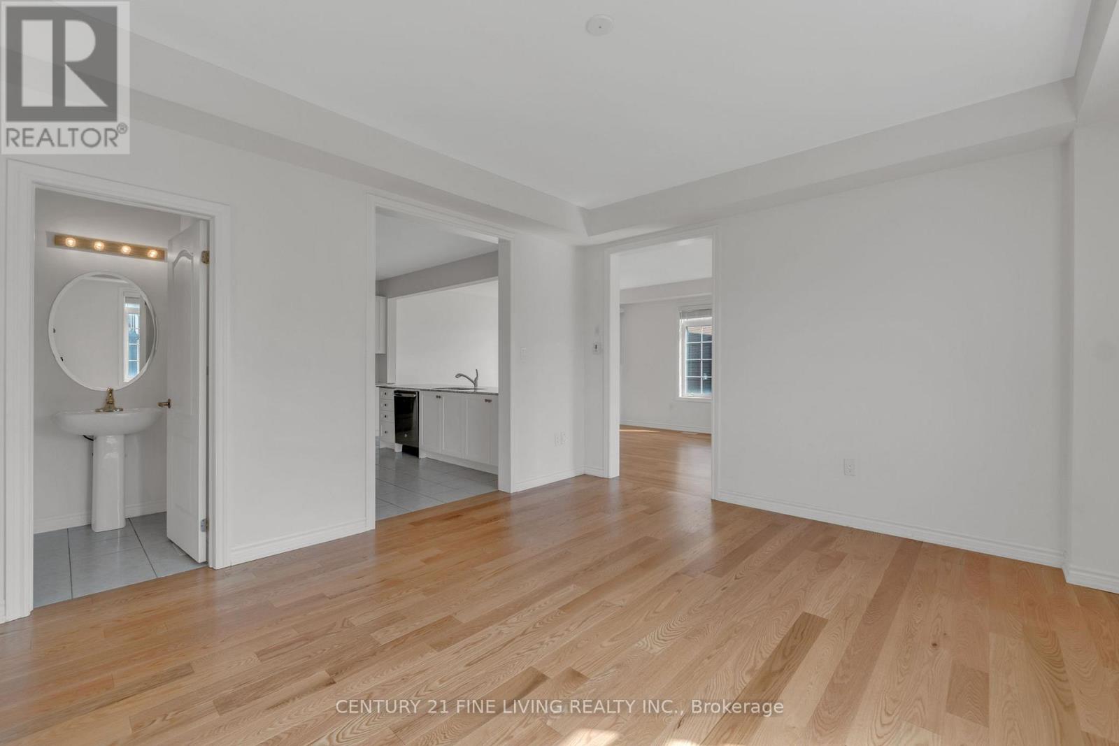 Photo 21 of 495 Queen Mary Drive, Brampton ON