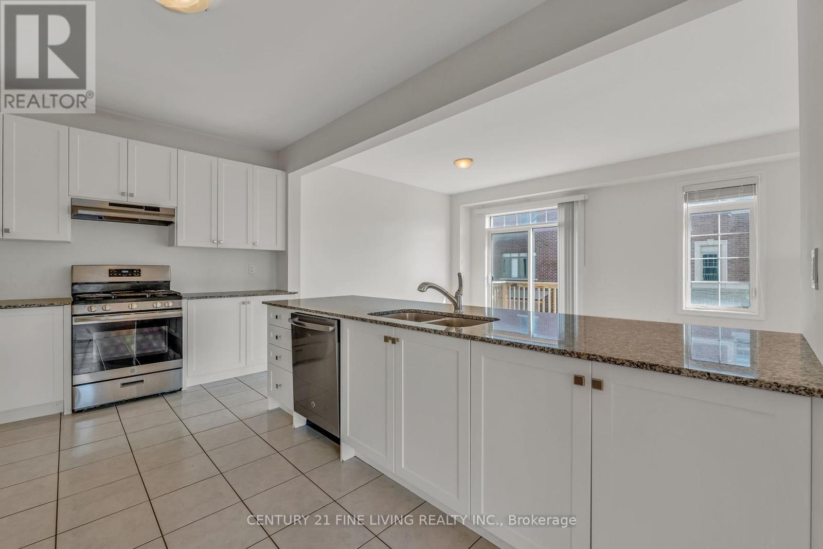 Photo 45 of 495 Queen Mary Drive, Brampton ON