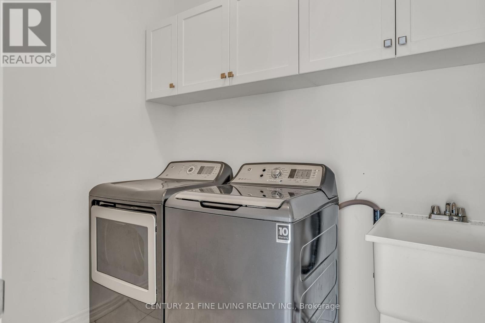 Photo 42 of 495 Queen Mary Drive, Brampton ON