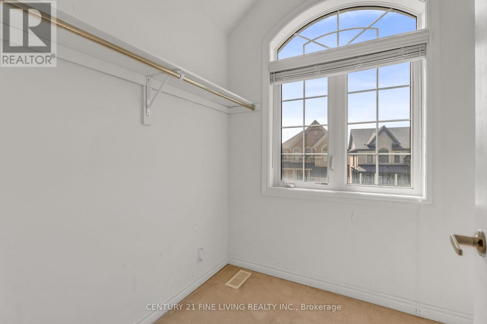 Photo 30 of 495 Queen Mary Drive, Brampton ON