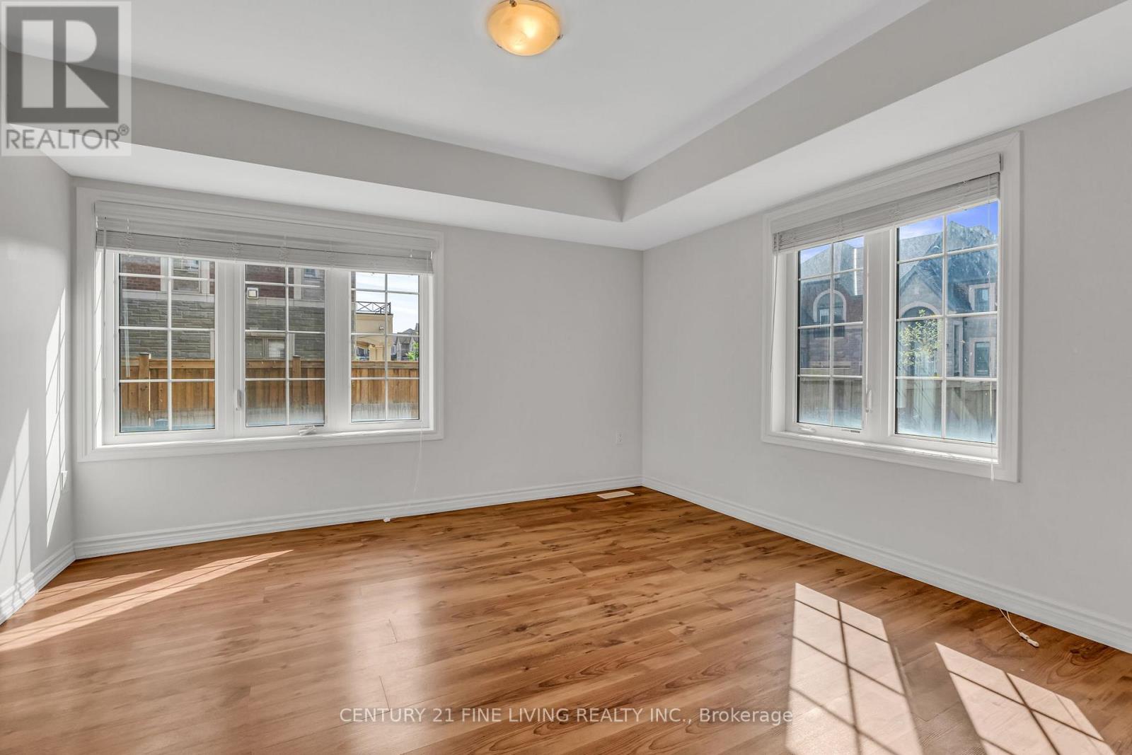 Photo 36 of 495 Queen Mary Drive, Brampton ON