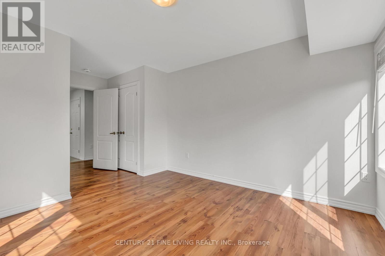 Photo 20 of 495 Queen Mary Drive, Brampton ON