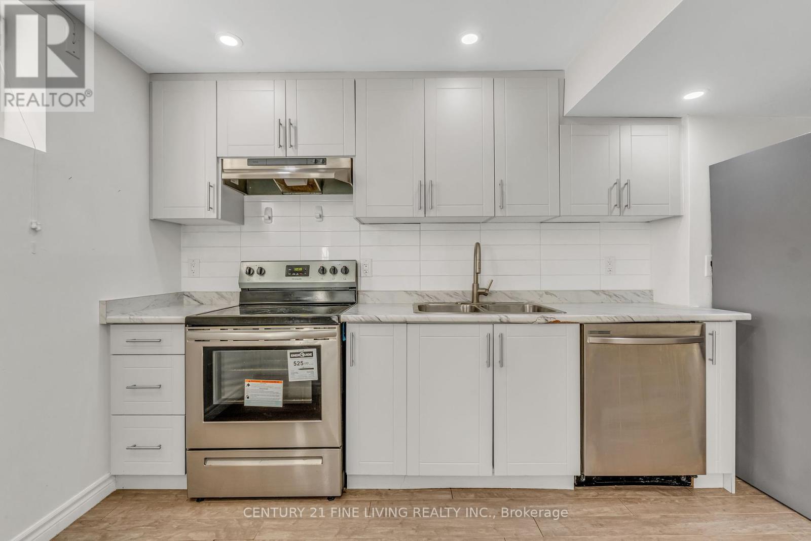 Photo 49 of 495 Queen Mary Drive, Brampton ON