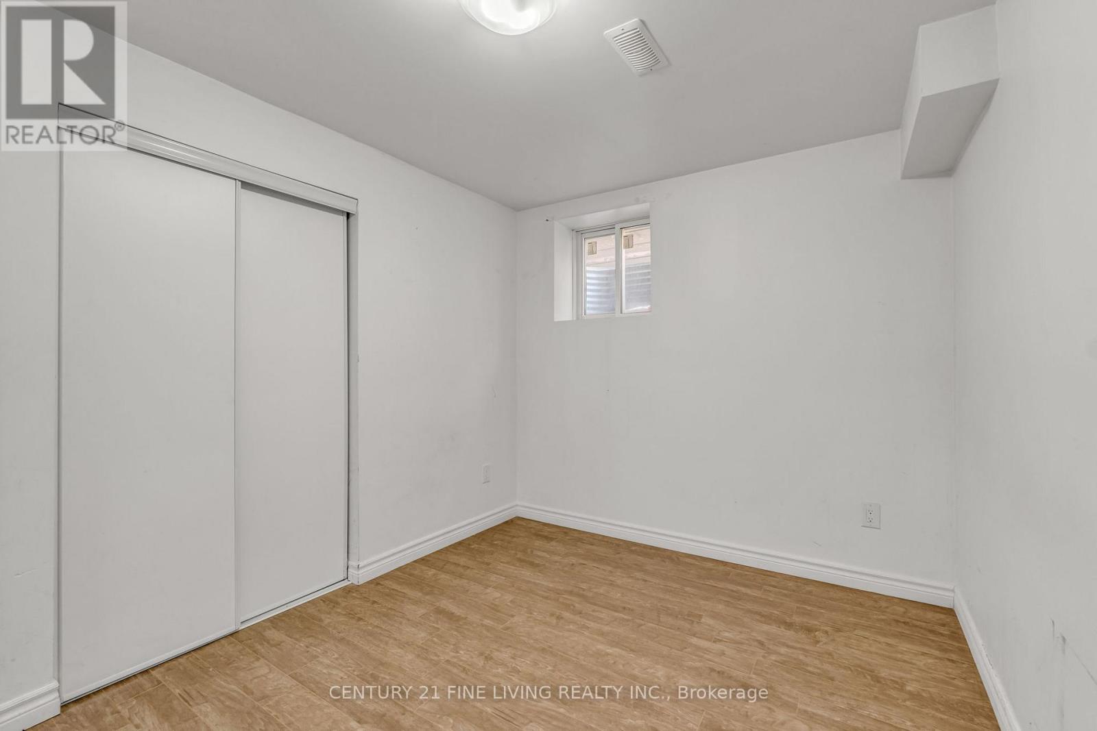 Photo 37 of 495 Queen Mary Drive, Brampton ON