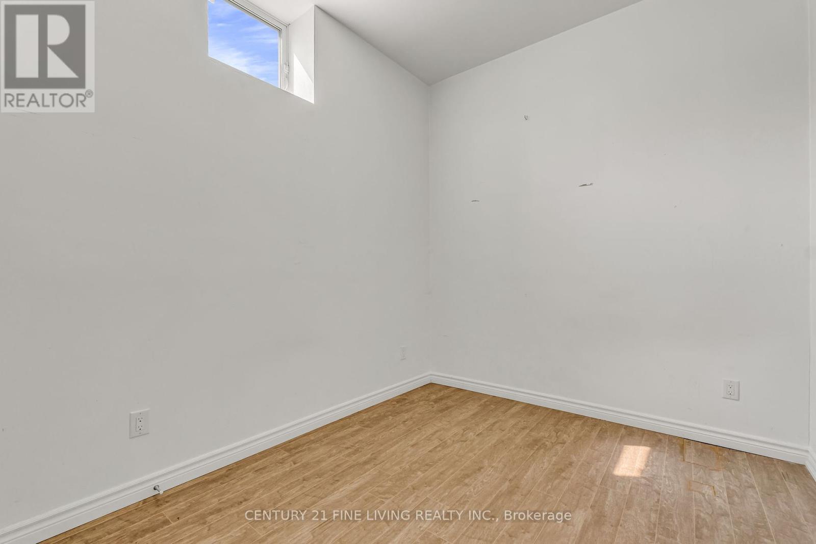 Photo 48 of 495 Queen Mary Drive, Brampton ON