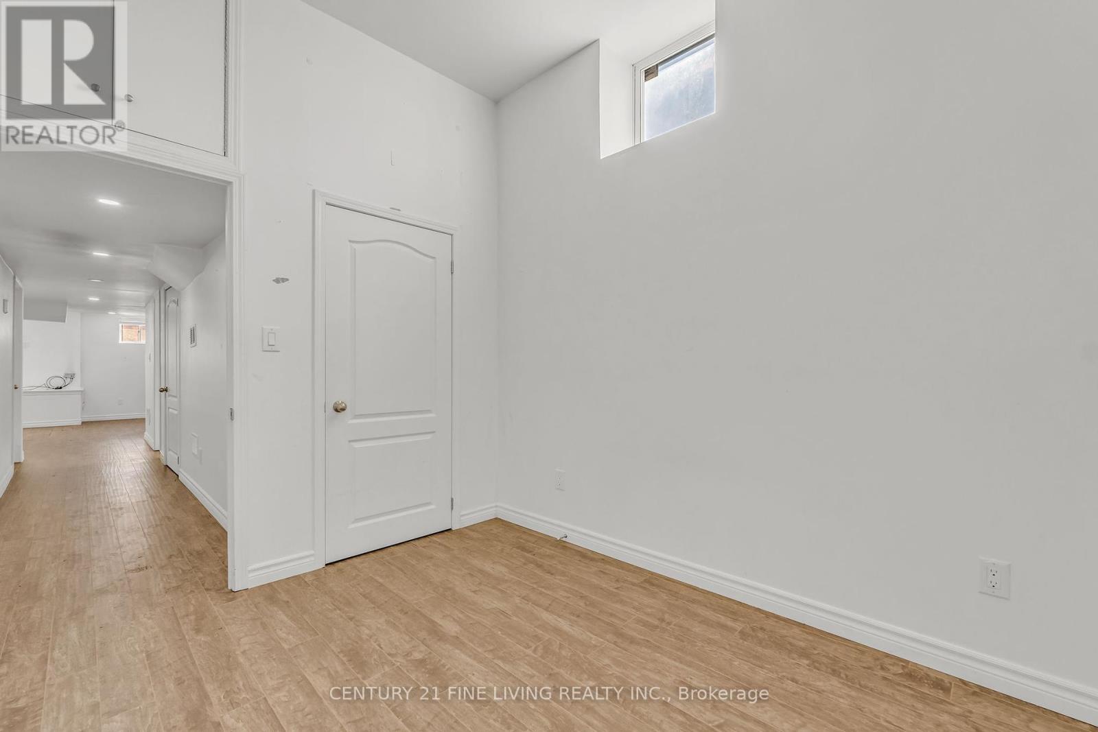 Photo 38 of 495 Queen Mary Drive, Brampton ON