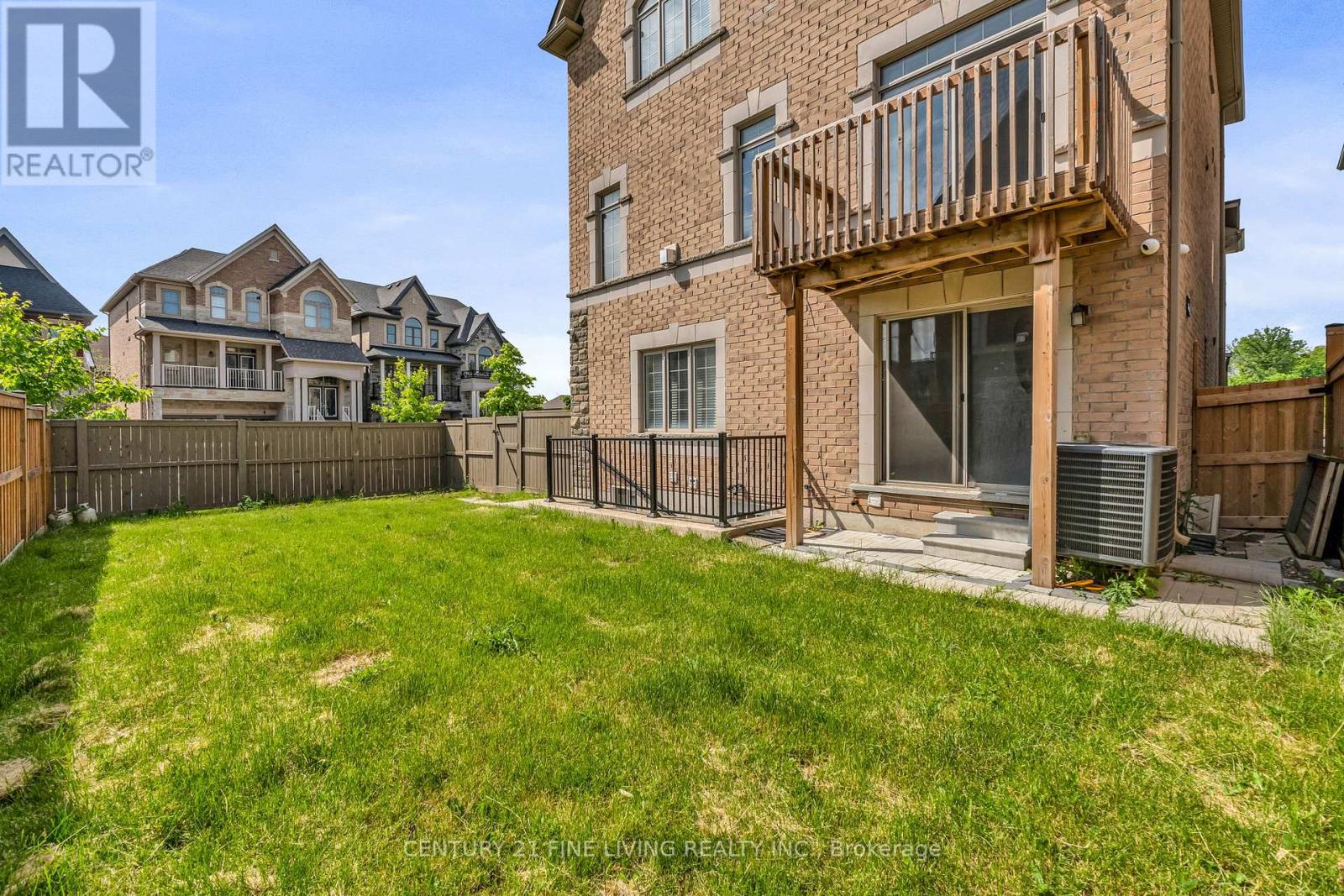 Photo 44 of 495 Queen Mary Drive, Brampton ON