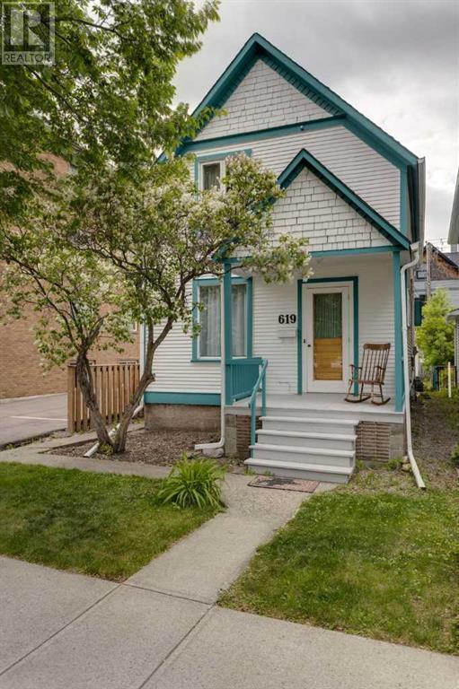 Single Family House for Sale in   Avenue NW Sunnyside Calgary 