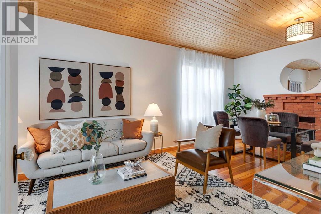 Single Family House for Sale in   Avenue NW Sunnyside Calgary 