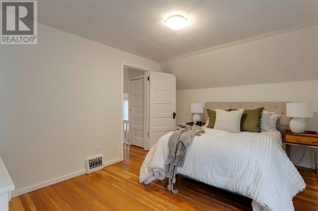 Single Family House for Sale in   Avenue NW Sunnyside Calgary 