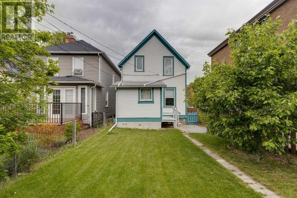 Single Family House for Sale in   Avenue NW Sunnyside Calgary 