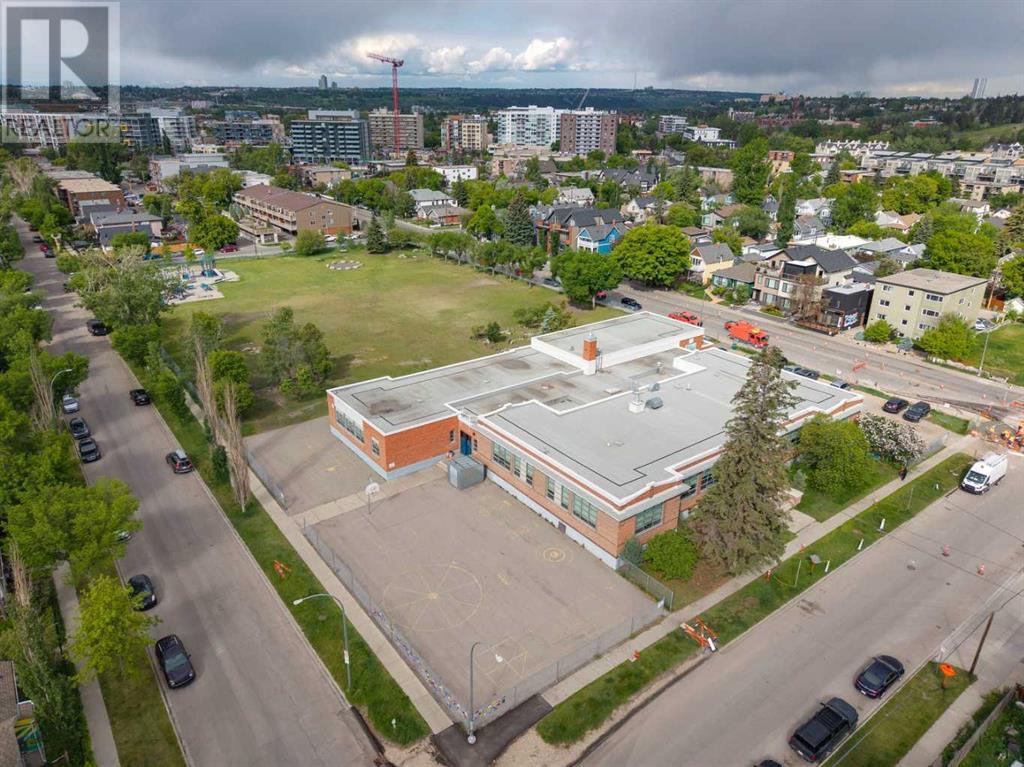 Single Family House for Sale in   Avenue NW Sunnyside Calgary 